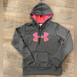 ✨2/$35✨EUC Dark Grey Under Armour Hoodie